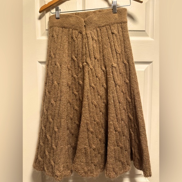 H&M 2 piece suit, skirt and top - Picture 5 of 7